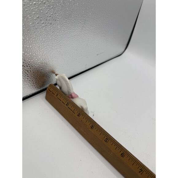 Mini Ceramic Unicorn Figurine 3” Laying White Gold Horn Floral Garland - Picture 7 of 7